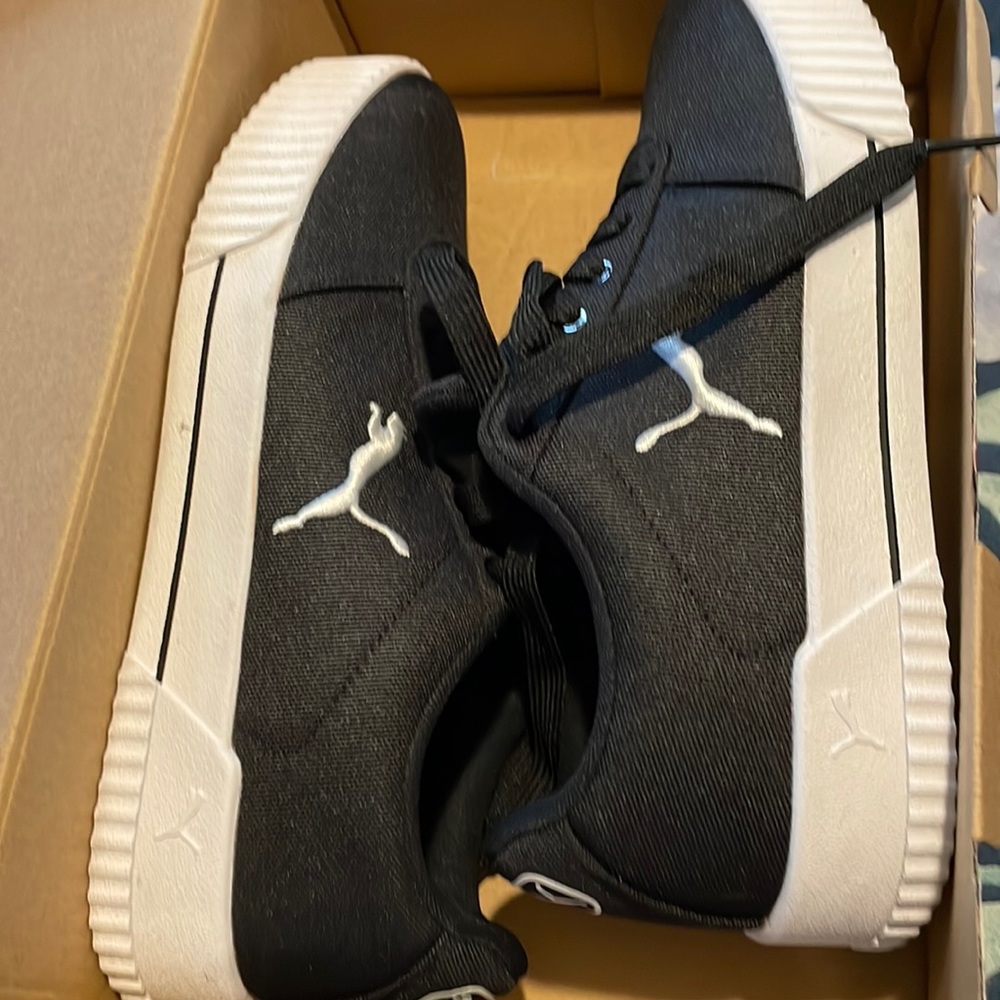 Puma Sneakers